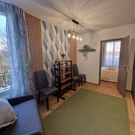 Maison D'Hotes Avec 3 Appartements Et Un Studio Viry-Châtillon Exterior foto