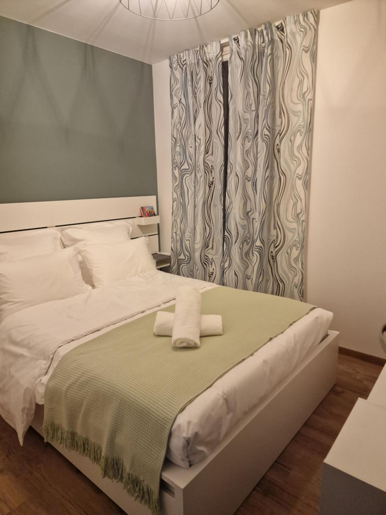 Maison D'Hotes Avec 3 Appartements Et Un Studio Viry-Châtillon Exterior foto